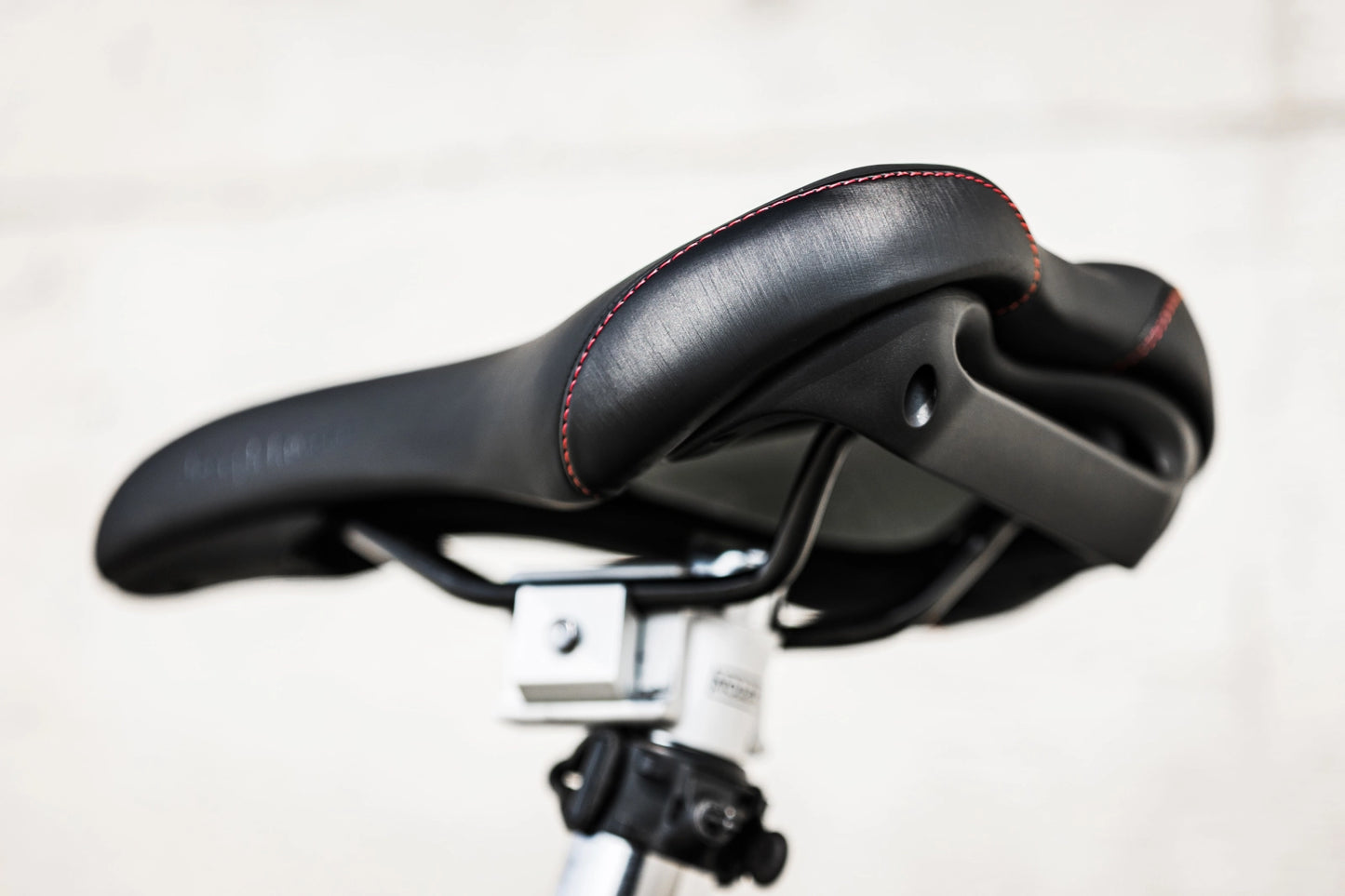 Joseph Kuosac California Saddle (BLACK)