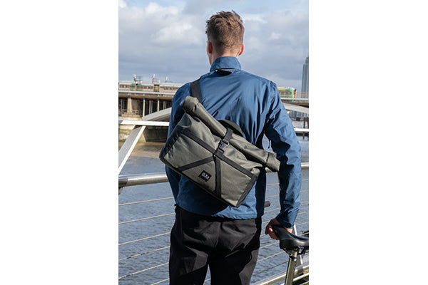 Borough bag M, Olive, with frame